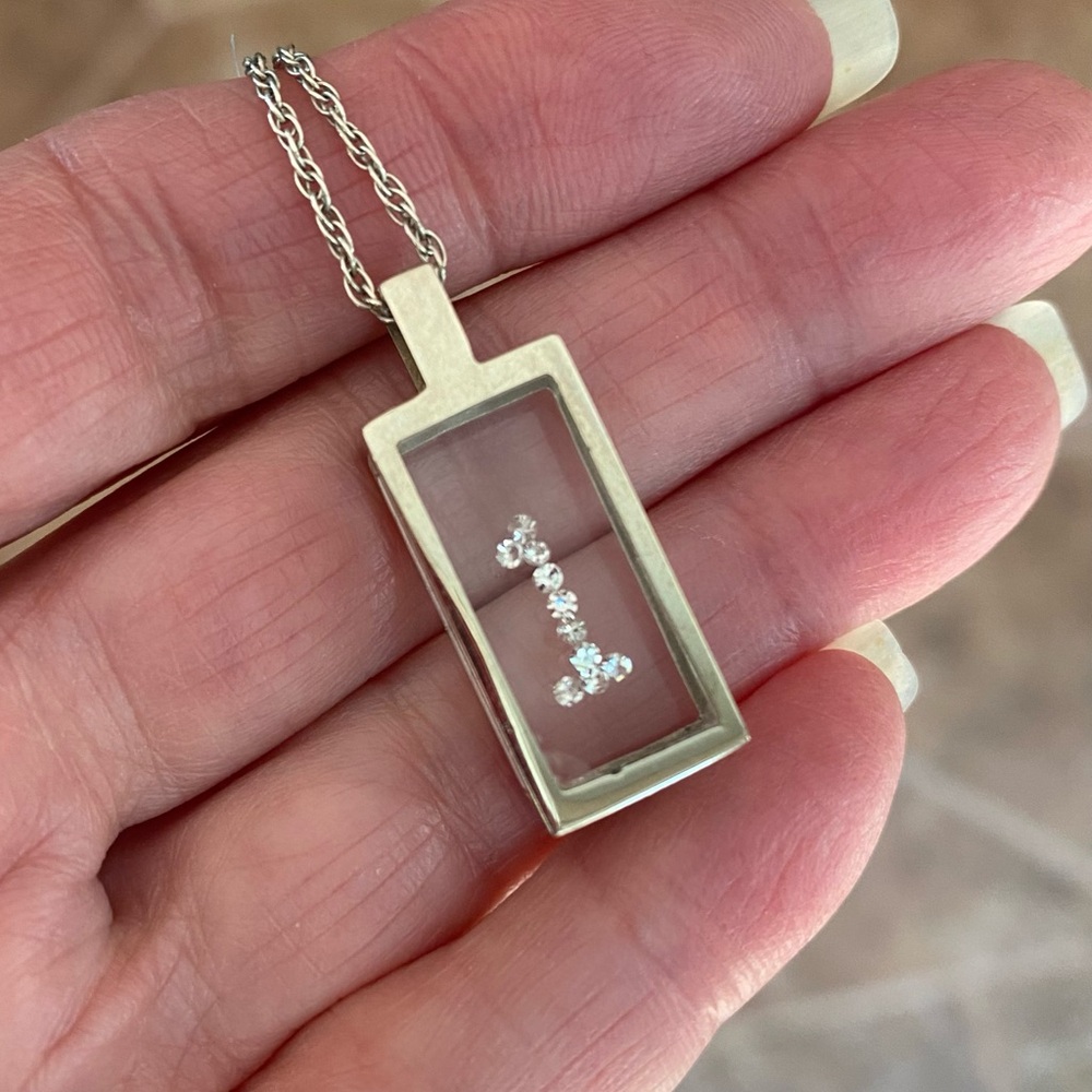 Necklace, 14k white gold, lucite pendant - Picture 2 of 9